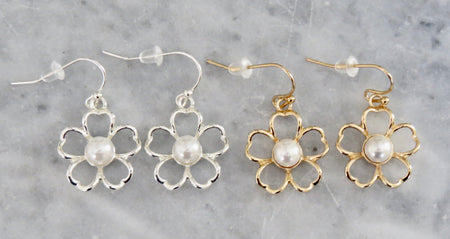 daisy pearl earrings