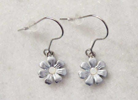 silver daisy earrings
