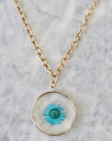 blue daisy necklace