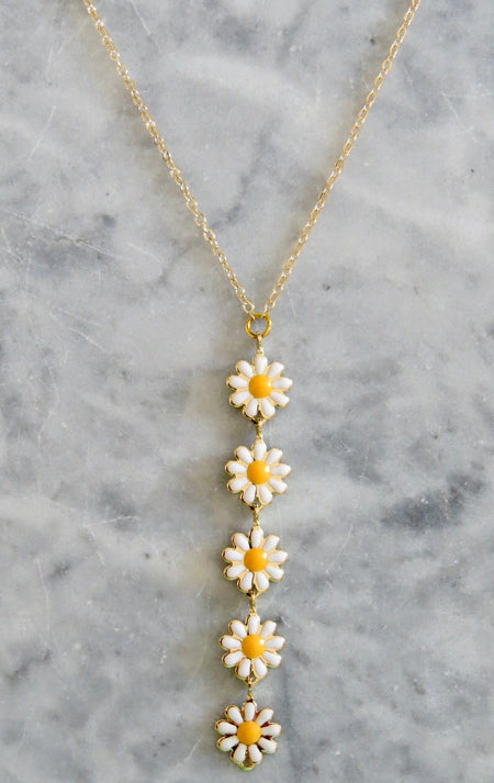 White daisy necklace