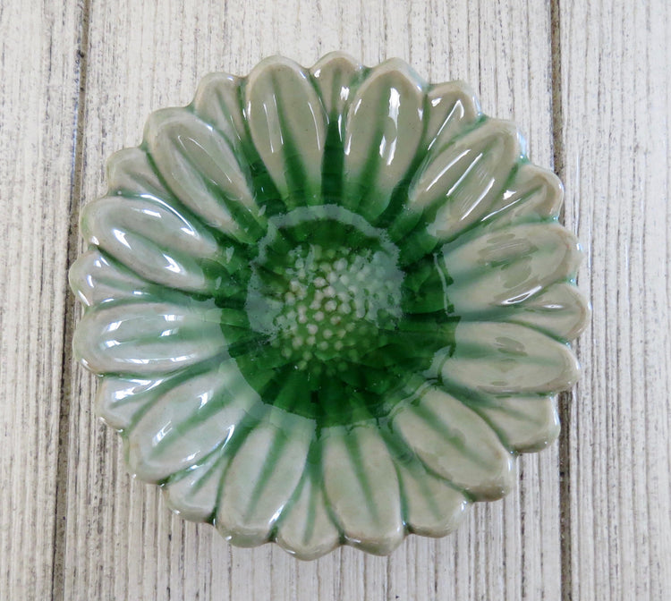 green flower dish